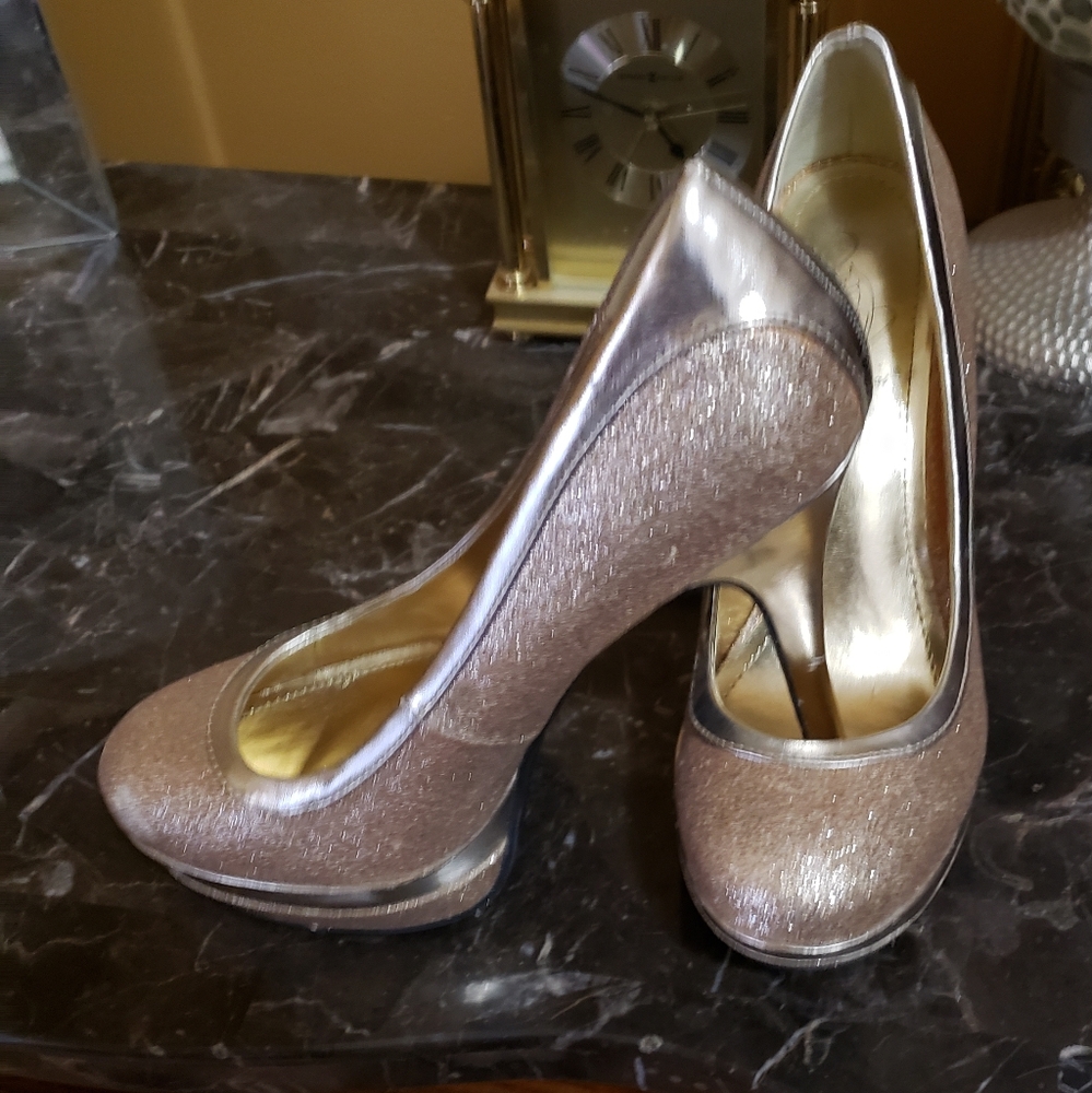 Heels - Picture 2 of 6